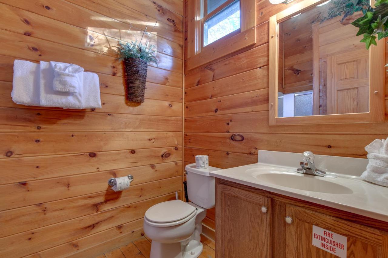 Wildwood Cove, 2 Bedrooms, Fireplace, Wifi, Jetted Tub, Hot Tub, Sleeps 6 Сивиървил Екстериор снимка